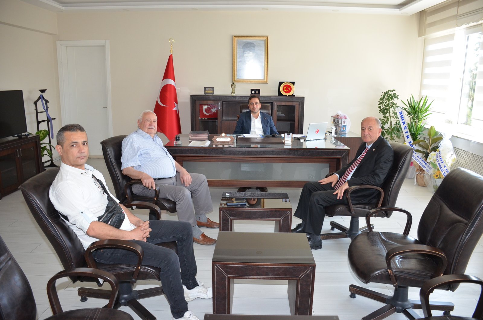 Manisa Basın Cemiyeti’nden Kula Kaymakamı Talha Altuntaş’a Hayırlı Olsun Ziyaretİ.