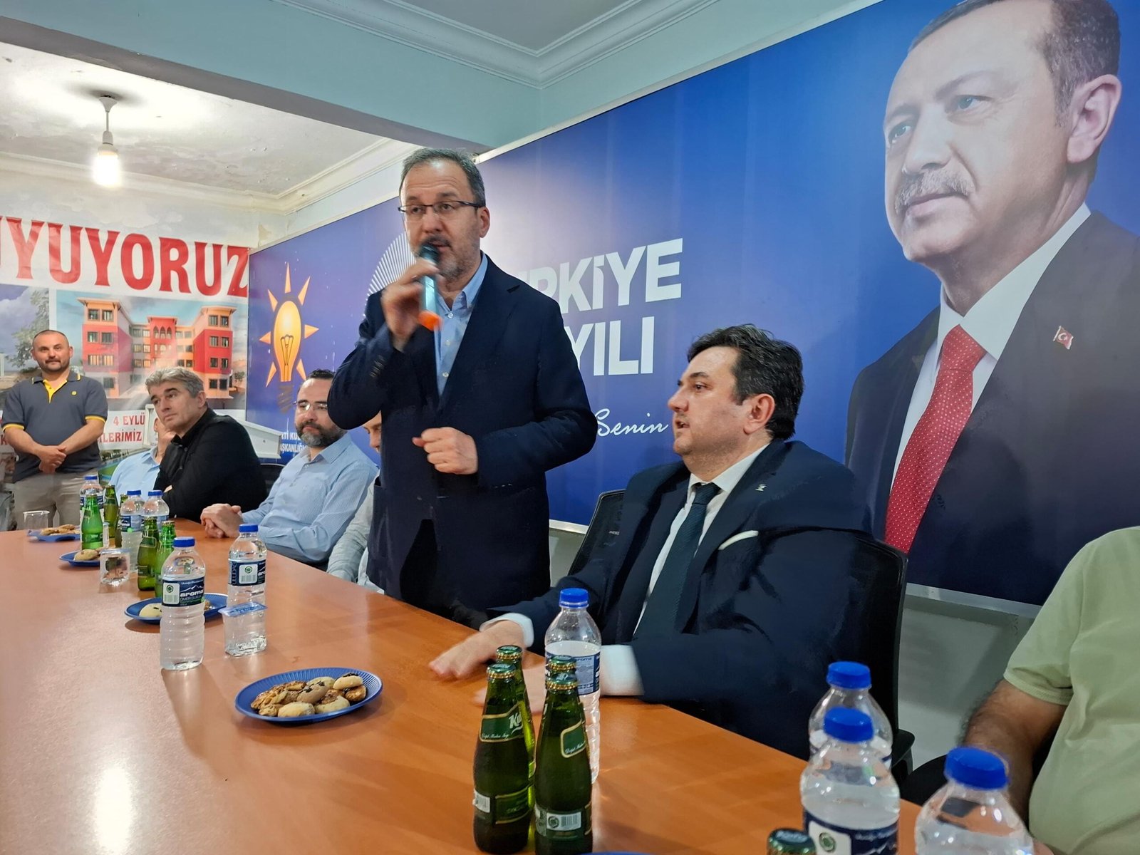 KASAPOĞLU HEMŞEHRİLERİYLE KULADA BAYRAMLAŞTI